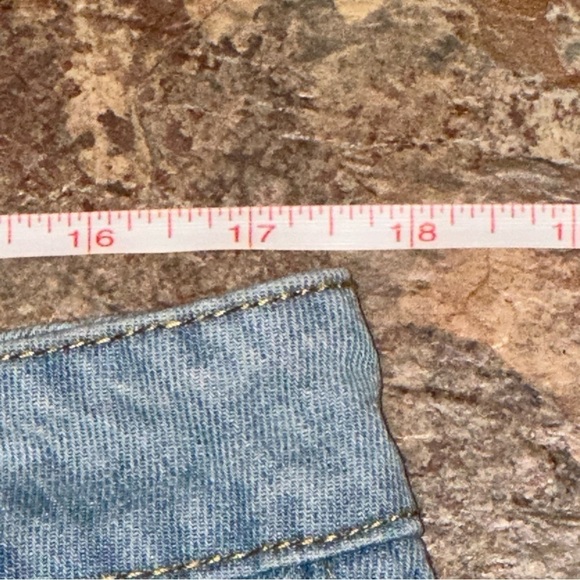 Chelsea and Violet Colorblock Patchwork Jean Skirt Blue Denim Raw Hem Size 31 - Picture 10 of 12